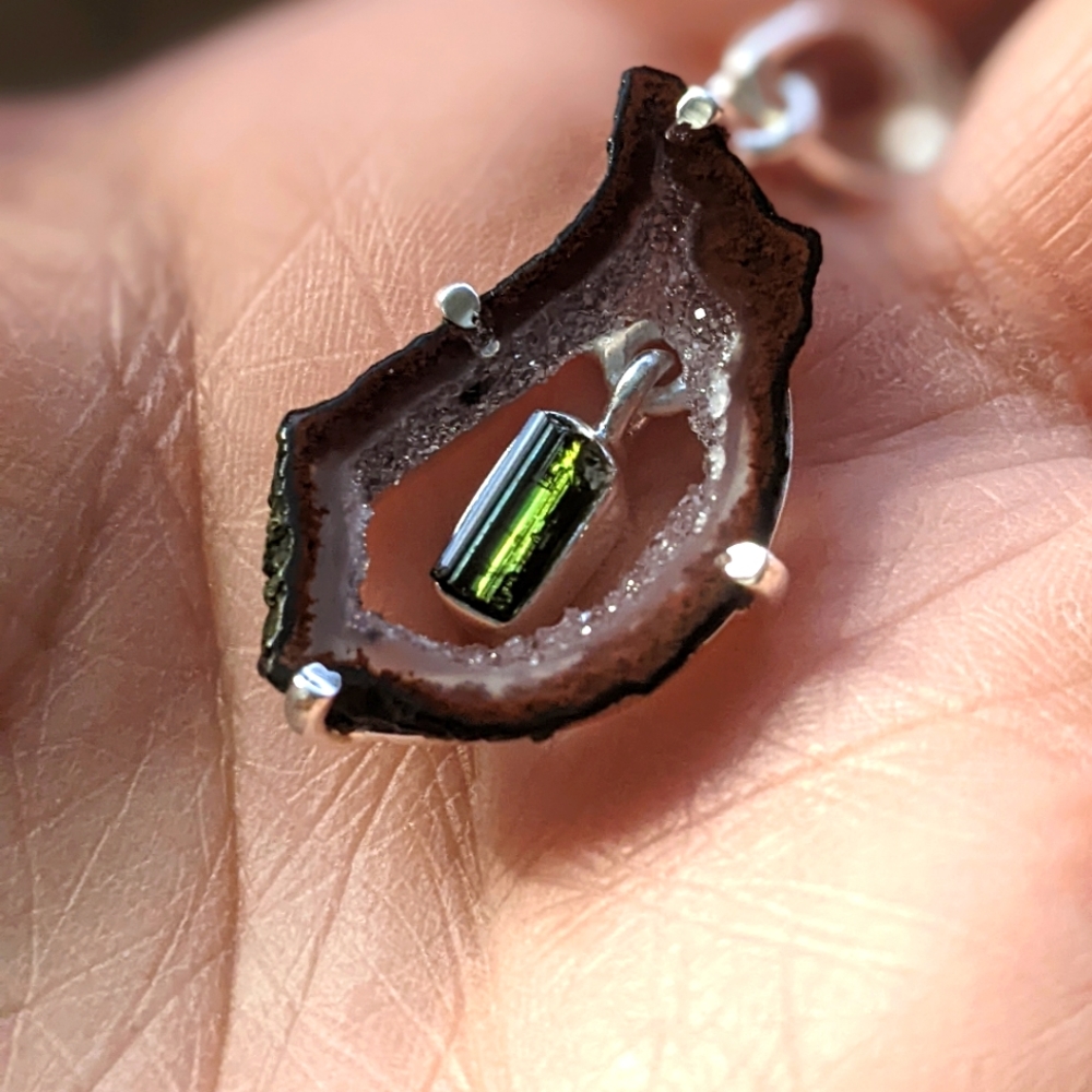 Green tormaline and geode necklace